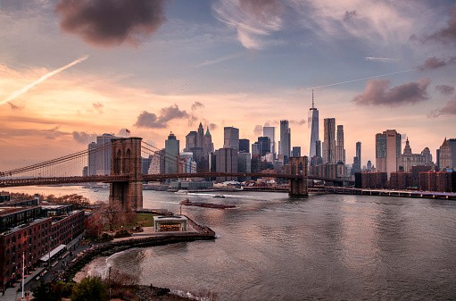 Brooklyn Bridge and Lower Manhattan, New York.